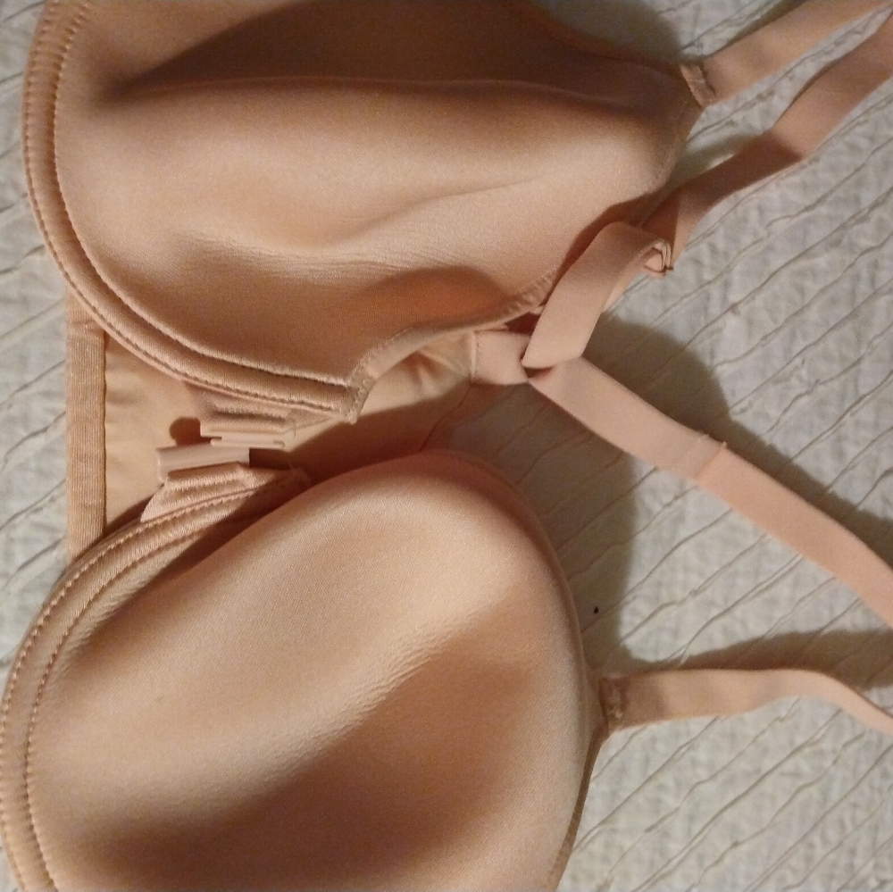 NWTChantelle Front Open Bras
